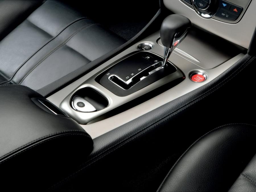 Jaguar XK Coupe 2006 года  (фото 19 из 41)